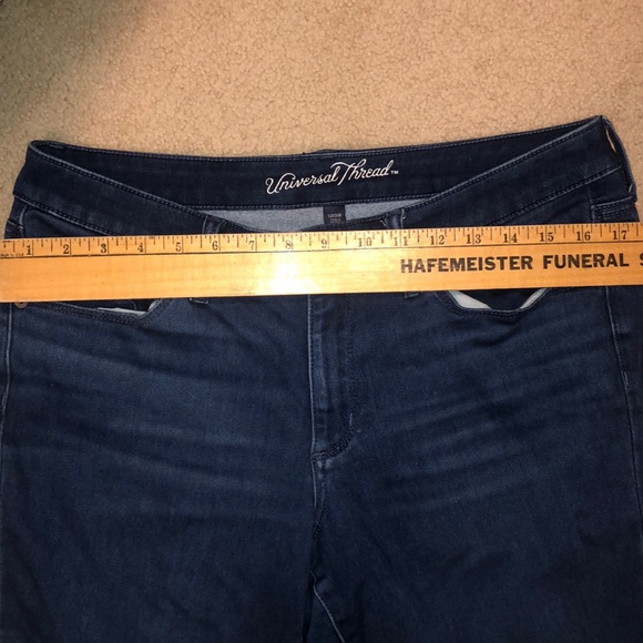 Universal Thread Comfortable Blue Jeans - Picture 2 of 8
